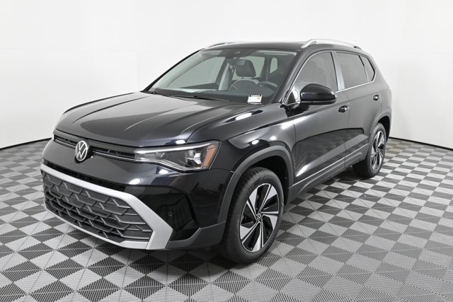 2025 Volkswagen Taos SE photo 2