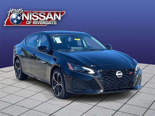 2025 Nissan Altima SR's photo