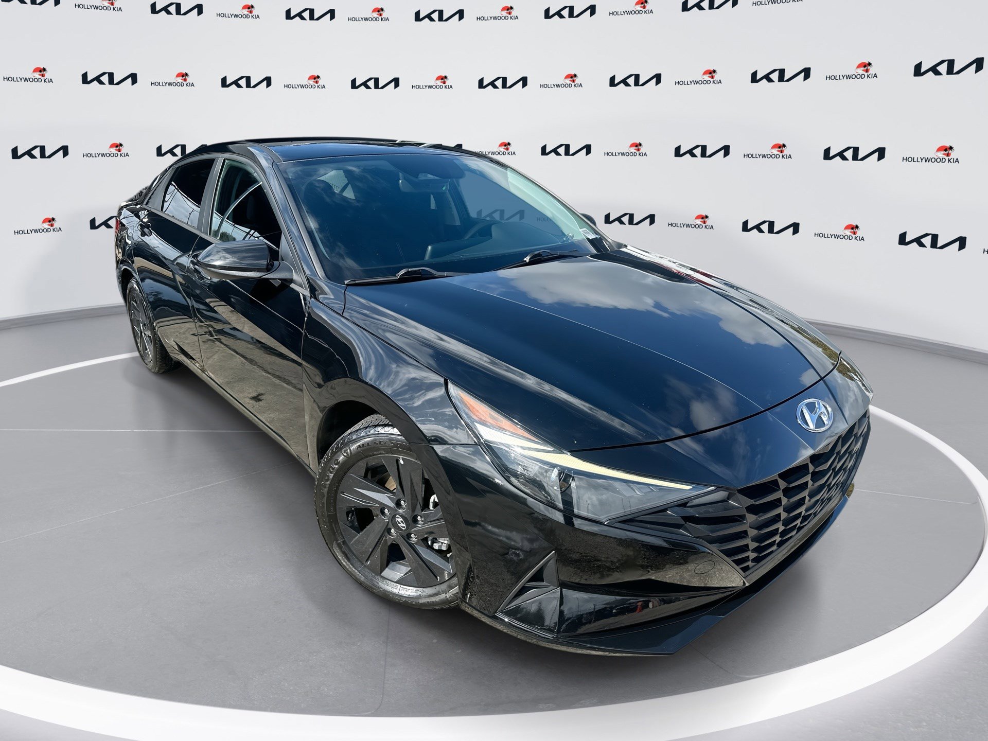 2021 Hyundai Elantra SEL's photo