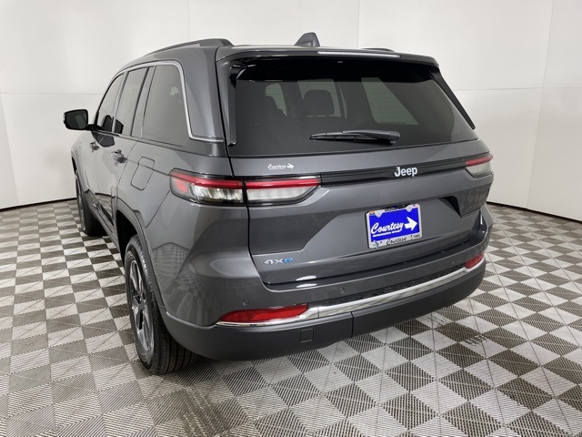 2024 Jeep Cherokee Base photo 7