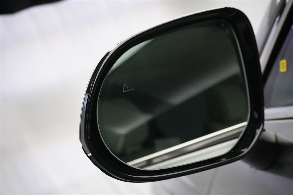 2025 Genesis GV80 2.5T Prestige AWD photo 4