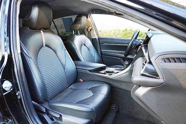 Used 2022 Black Toyota SE image 11