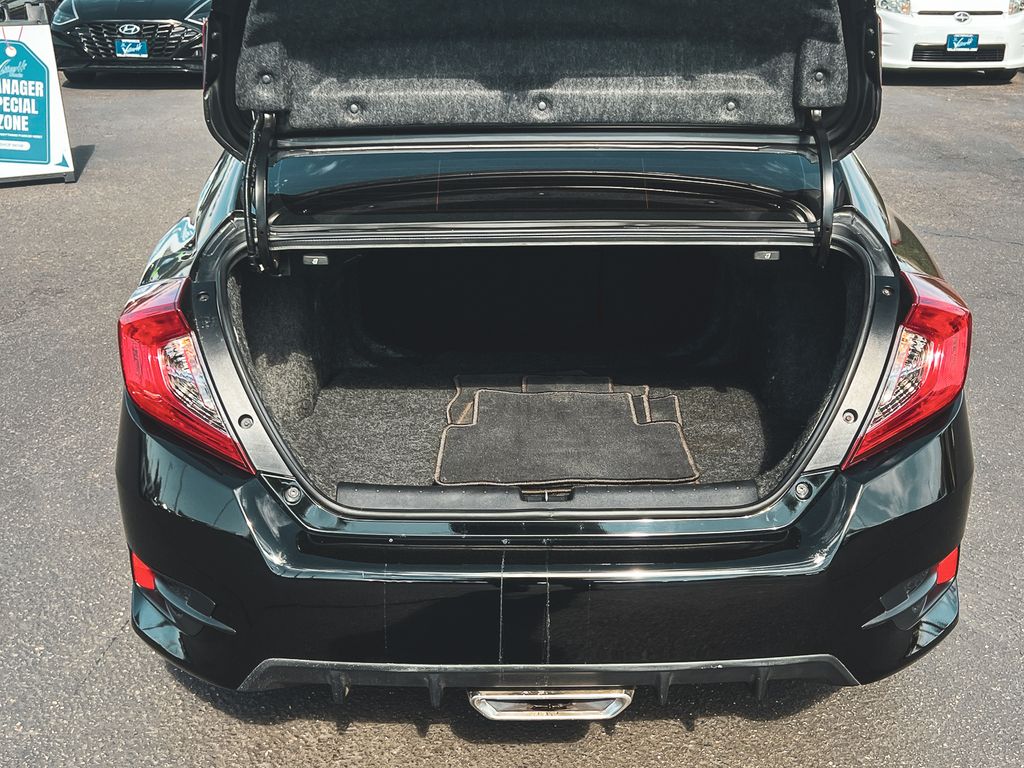 2019 Honda Civic Sport photo 8