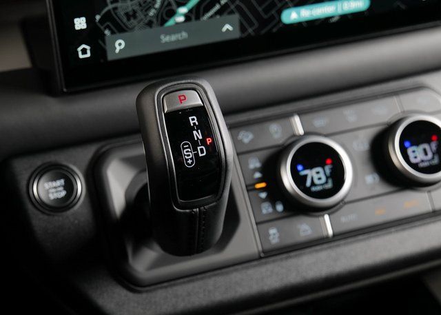 2025 Land Rover Defender 110 X photo 14