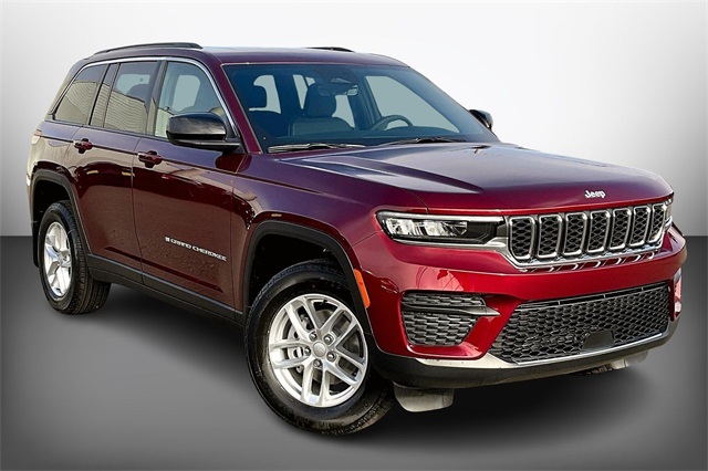 2025 Jeep Grand Cherokee Laredo's photo