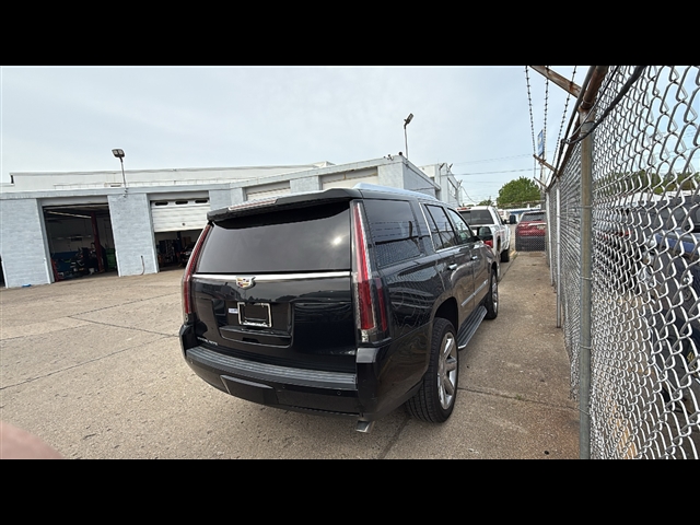 2018 Cadillac Escalade Luxury photo 3