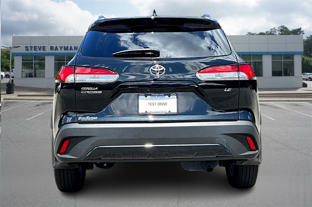 2024 Toyota Corolla Cross LE photo 3