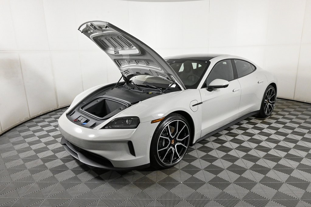 2026 Porsche Taycan 4 photo 33