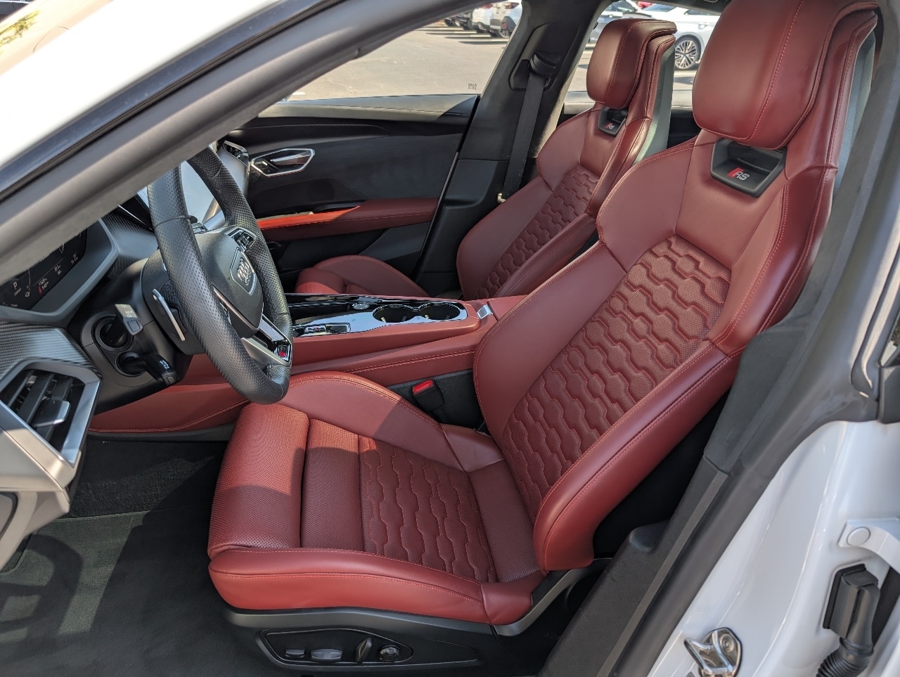 2024 Audi RS e-tron GT Base photo 2