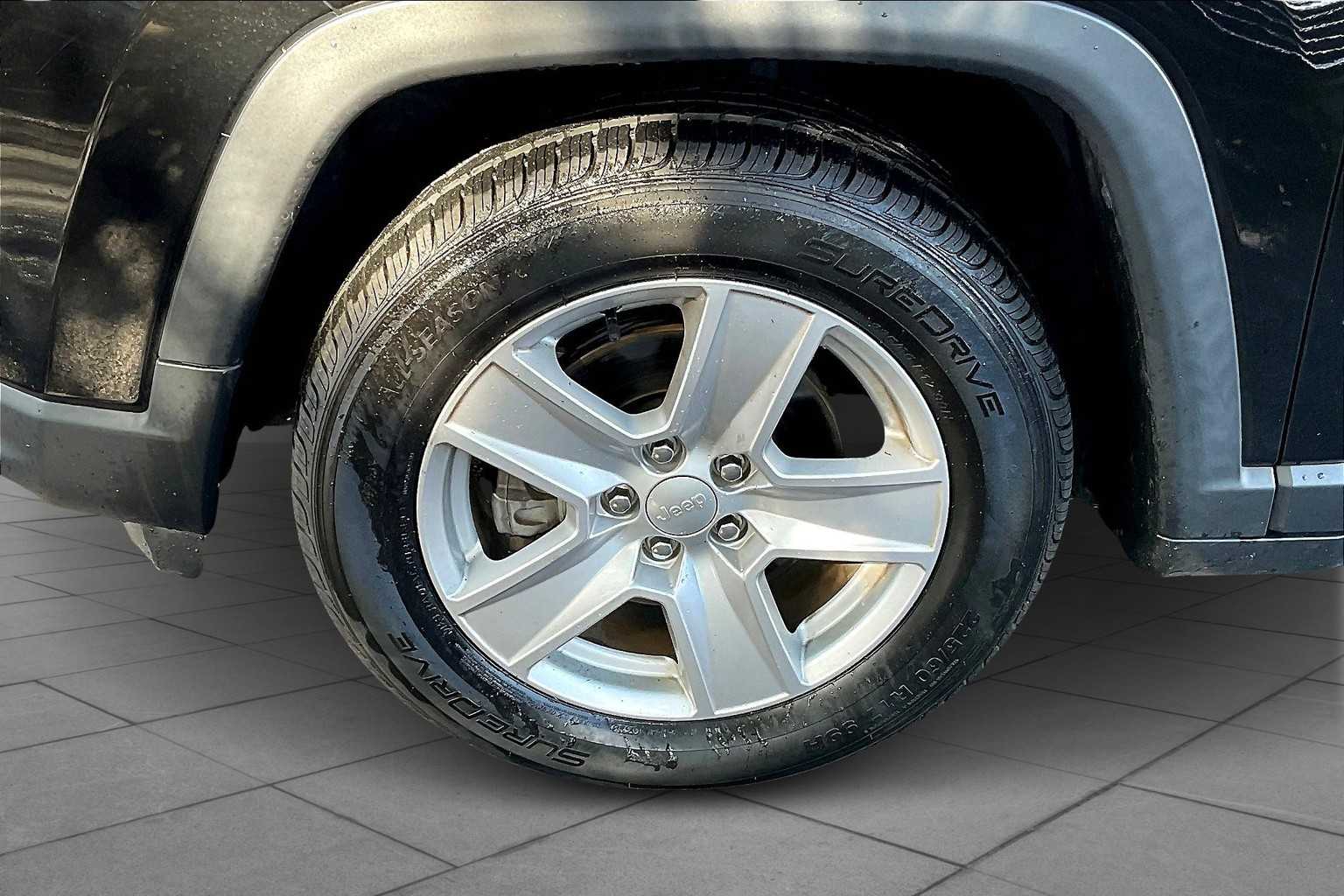 2022 Jeep Compass Latitude photo 9