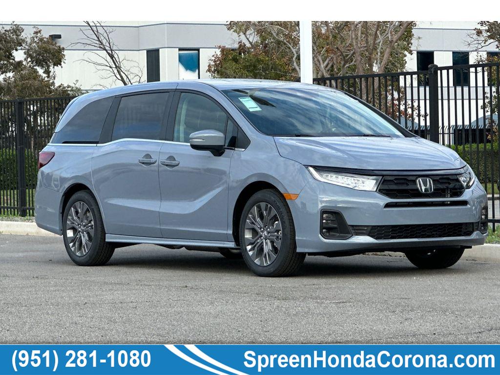 2026 Honda Odyssey Touring's photo