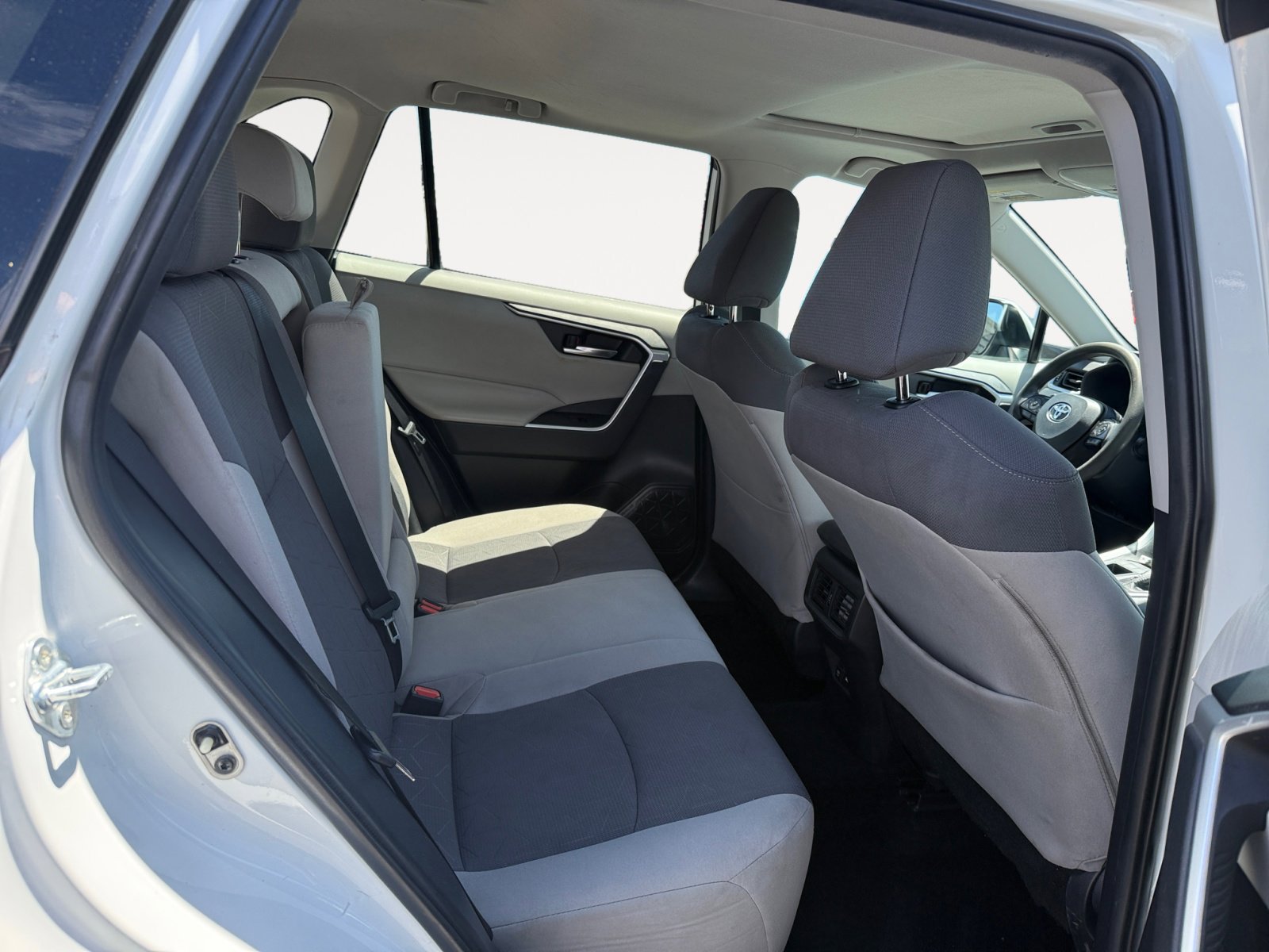 2021 Toyota RAV4 XLE photo 15