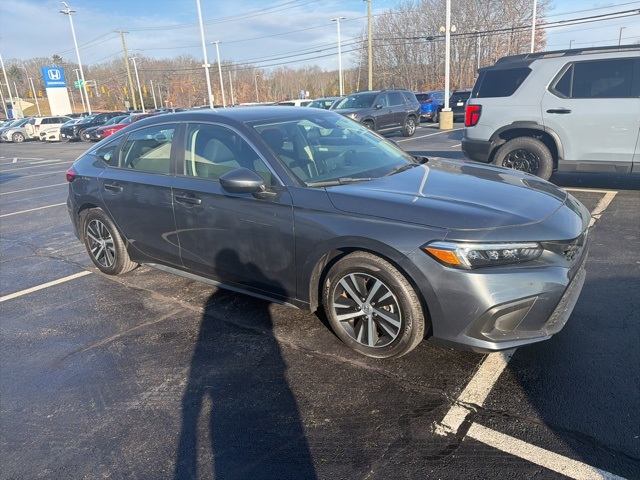 2023 Honda Civic Hatchback LX's photo