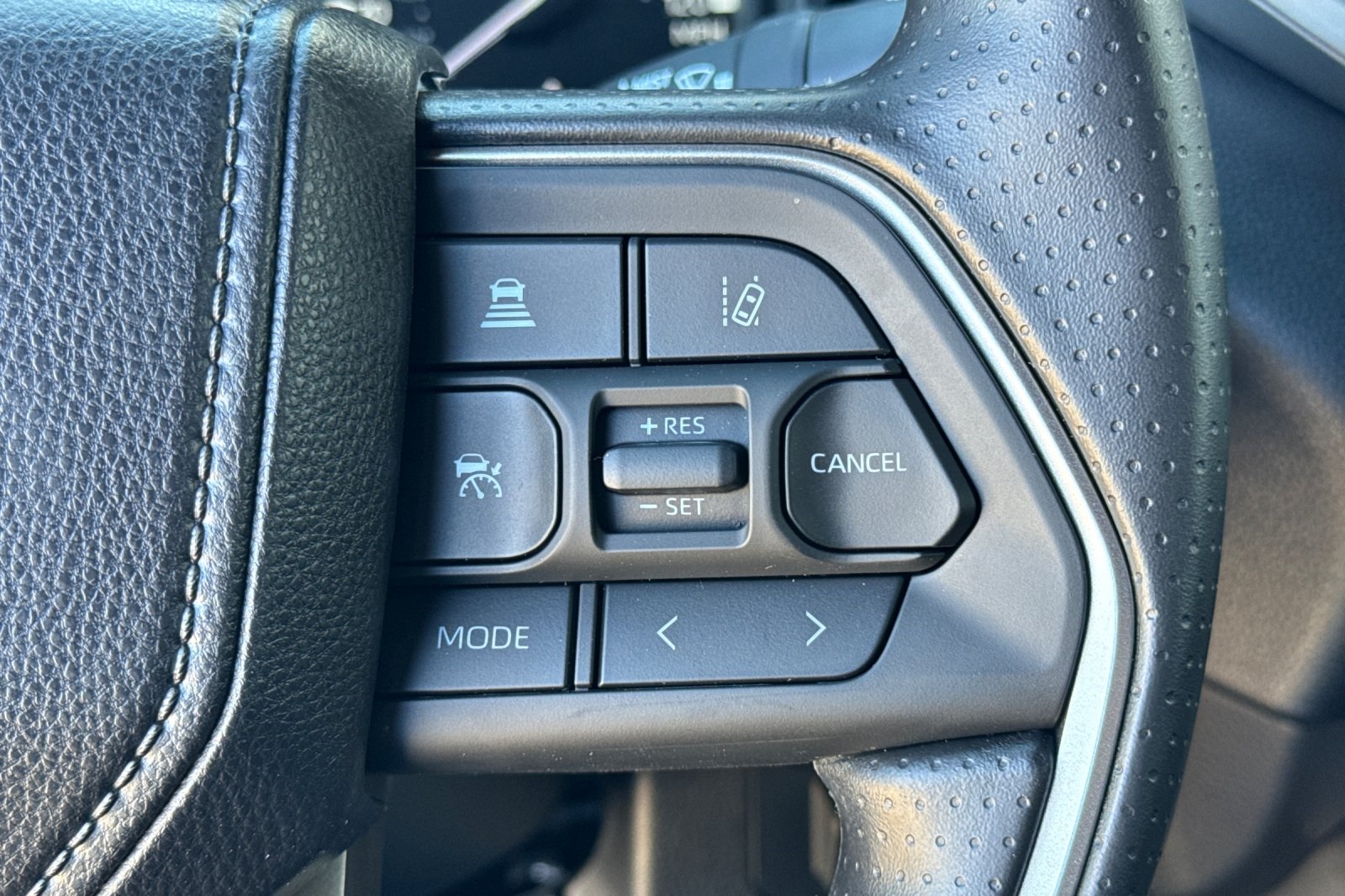 2025 Toyota Tundra SR5 CrewMax photo 27