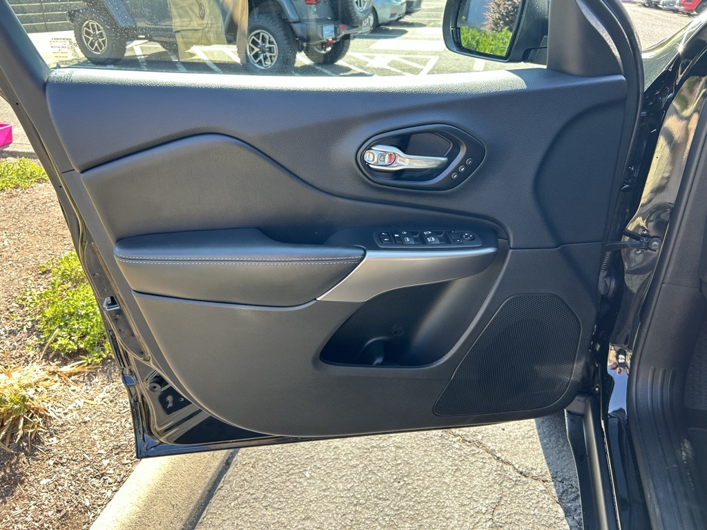 2022 Jeep Cherokee Limited photo 7