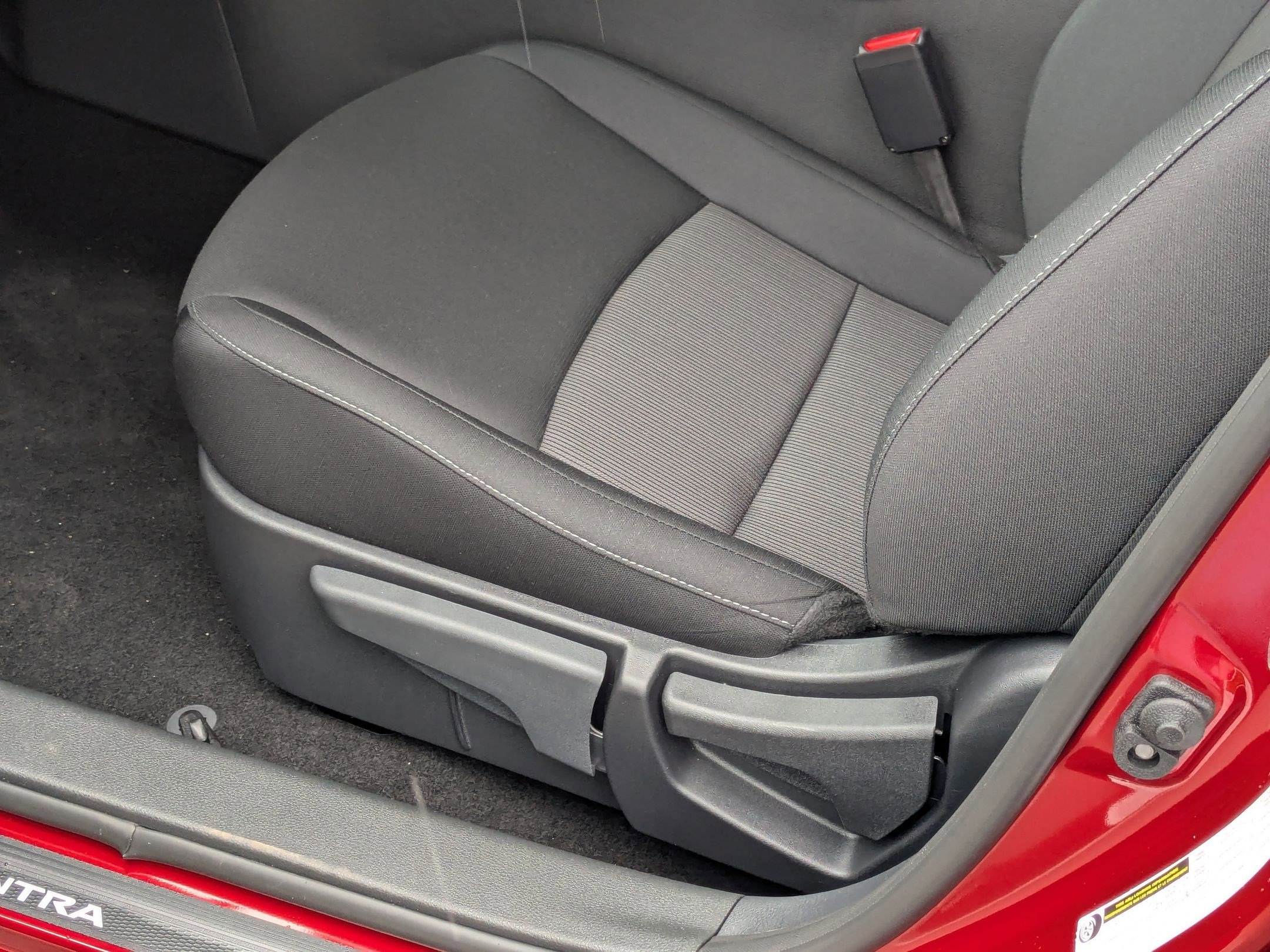 2025 Nissan Sentra SV photo 4