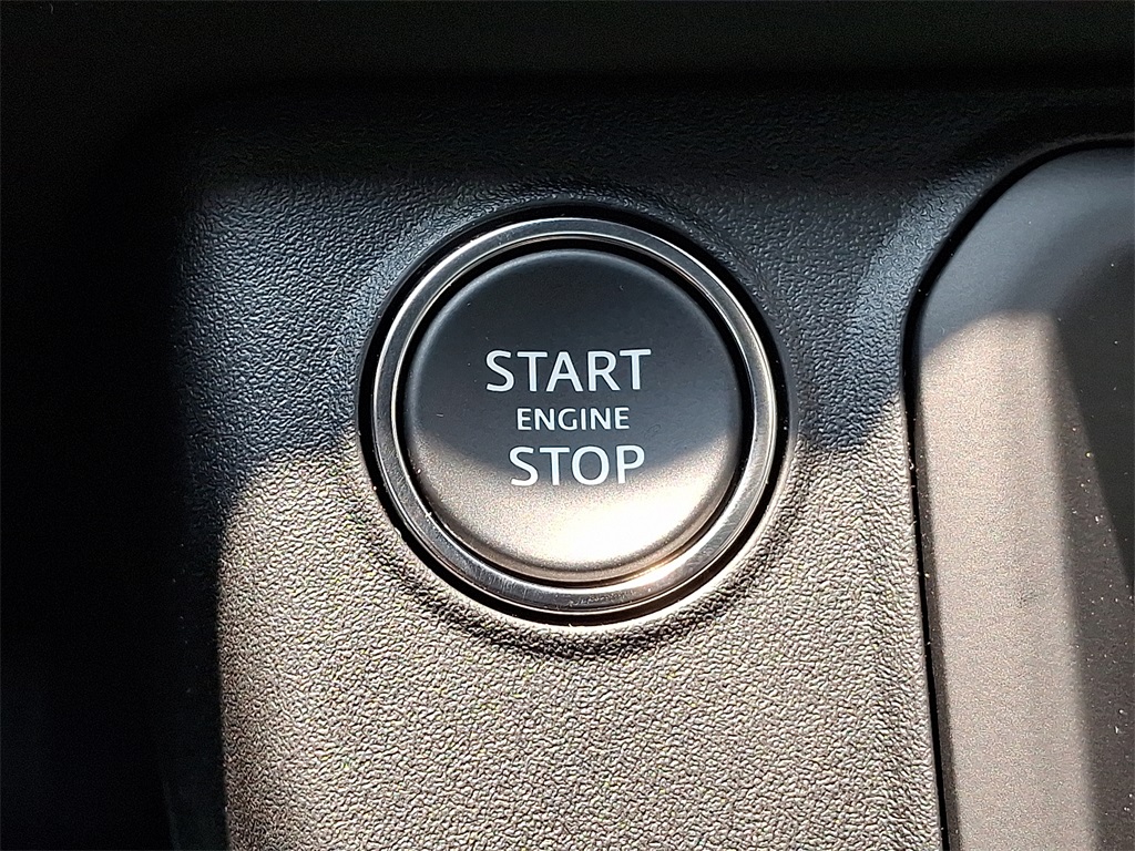 2025 Land Rover Defender 110 S photo 18