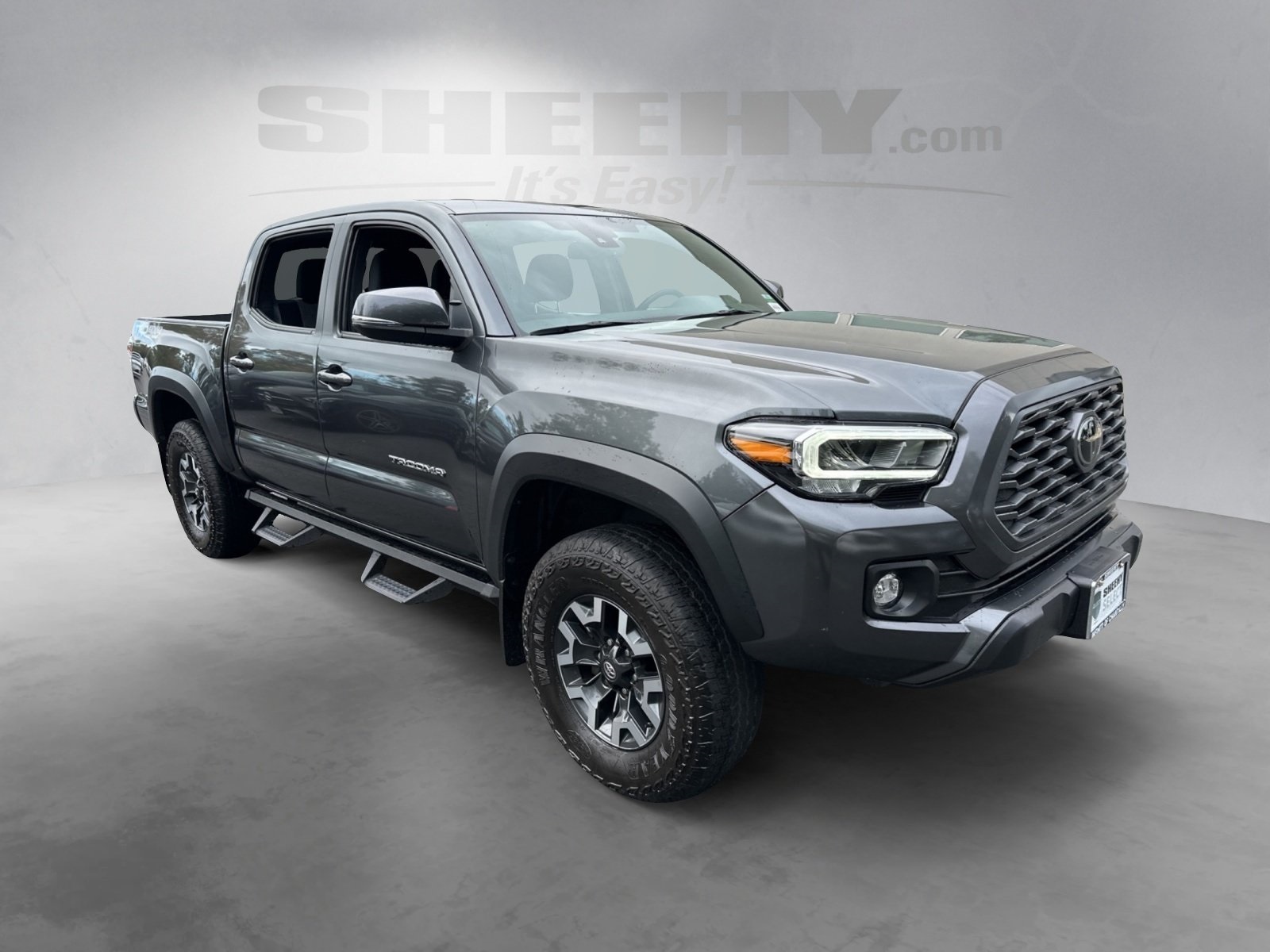 2023 Toyota Tacoma TRD Off-Road photo 2