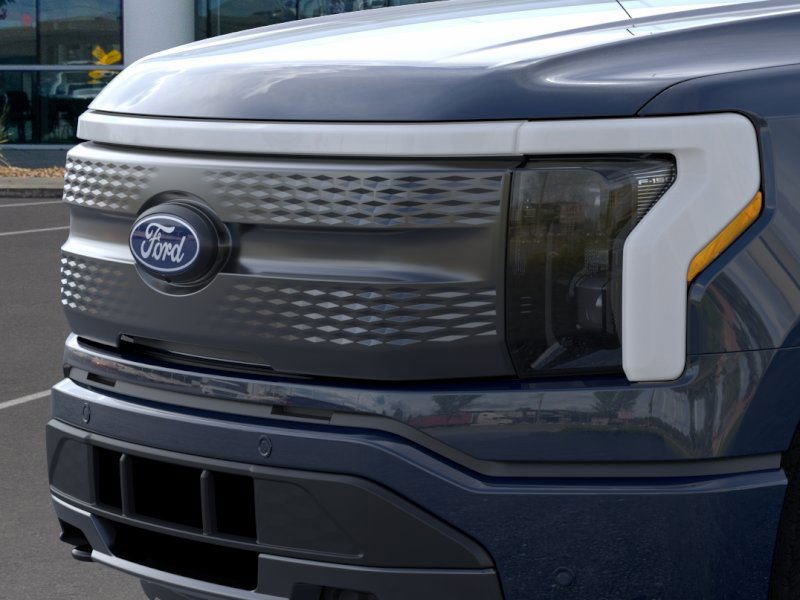 2025 Ford F-150 Lightning photo 15