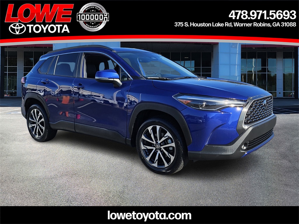 2024 Toyota Corolla Cross XLE's photo