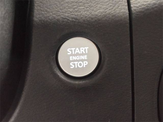 2022 Nissan Frontier SV photo 3