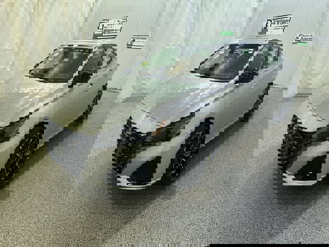 2025 Nissan Altima SR photo 4