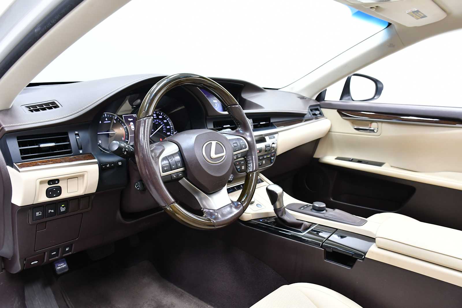 2017 Lexus ES 350 photo 12