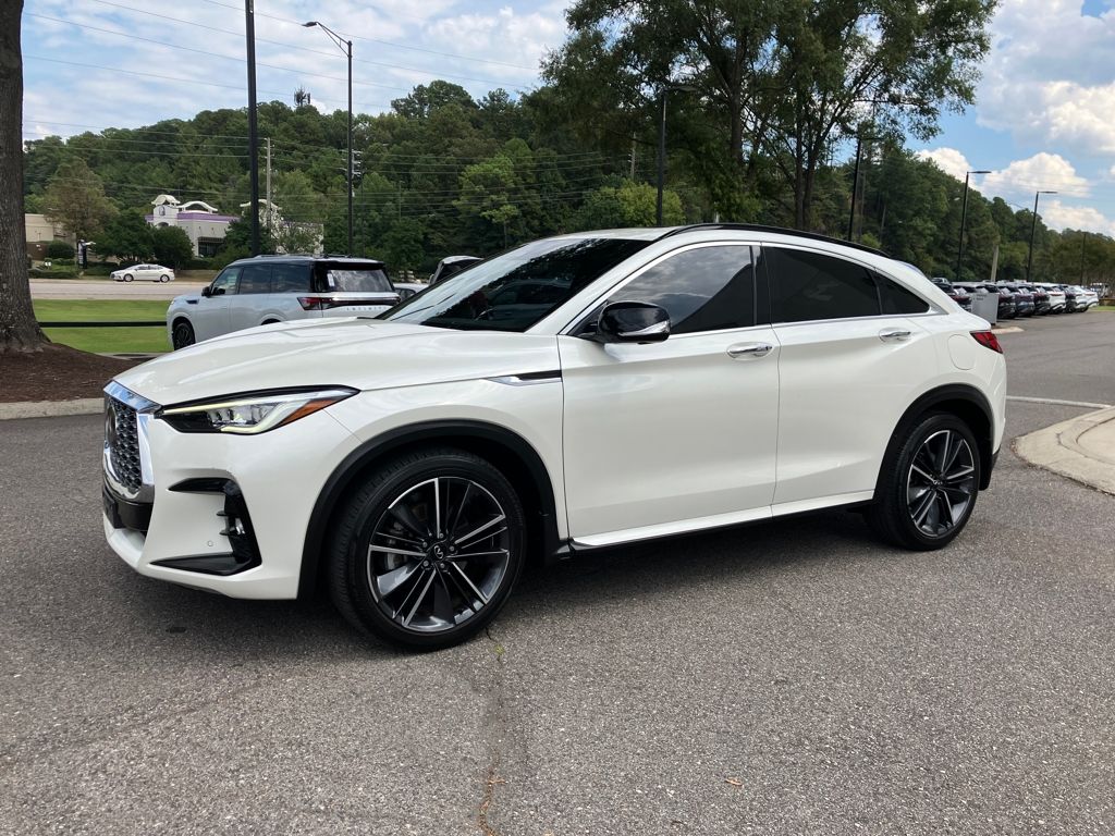 2022 Infiniti QX55 Essential photo 2