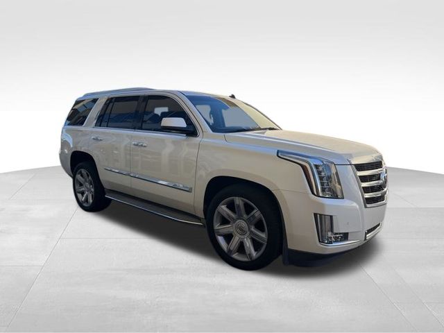 2015 Cadillac Escalade Luxury photo 3