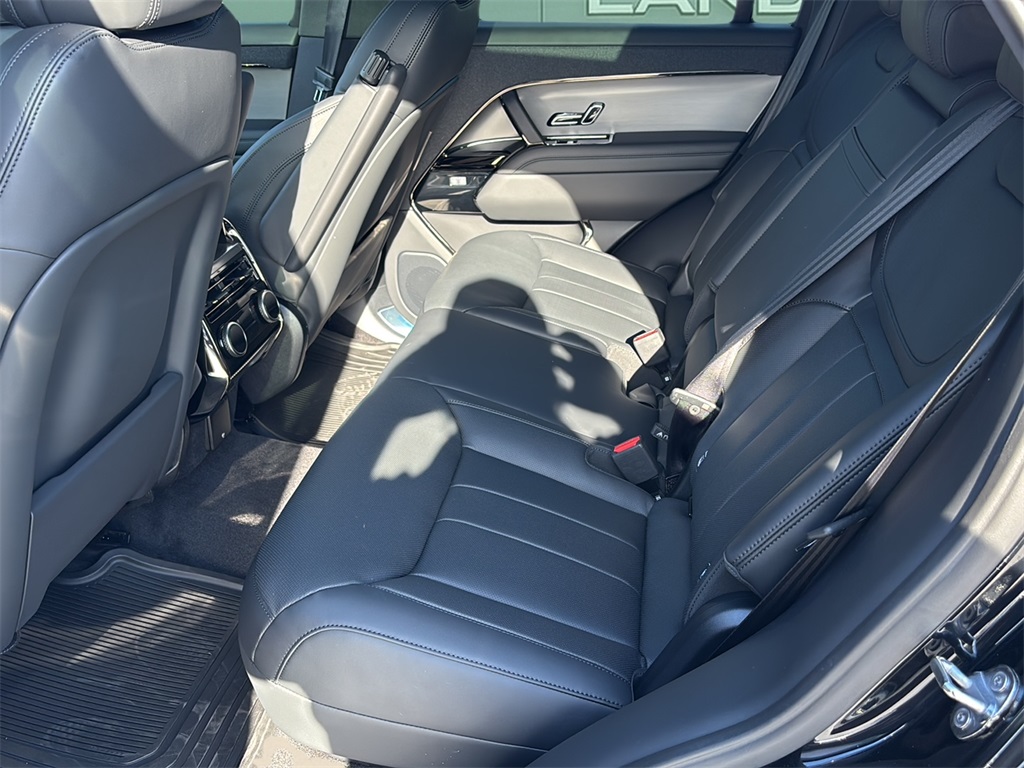 2025 Land Rover Range Rover Sport SE photo 16