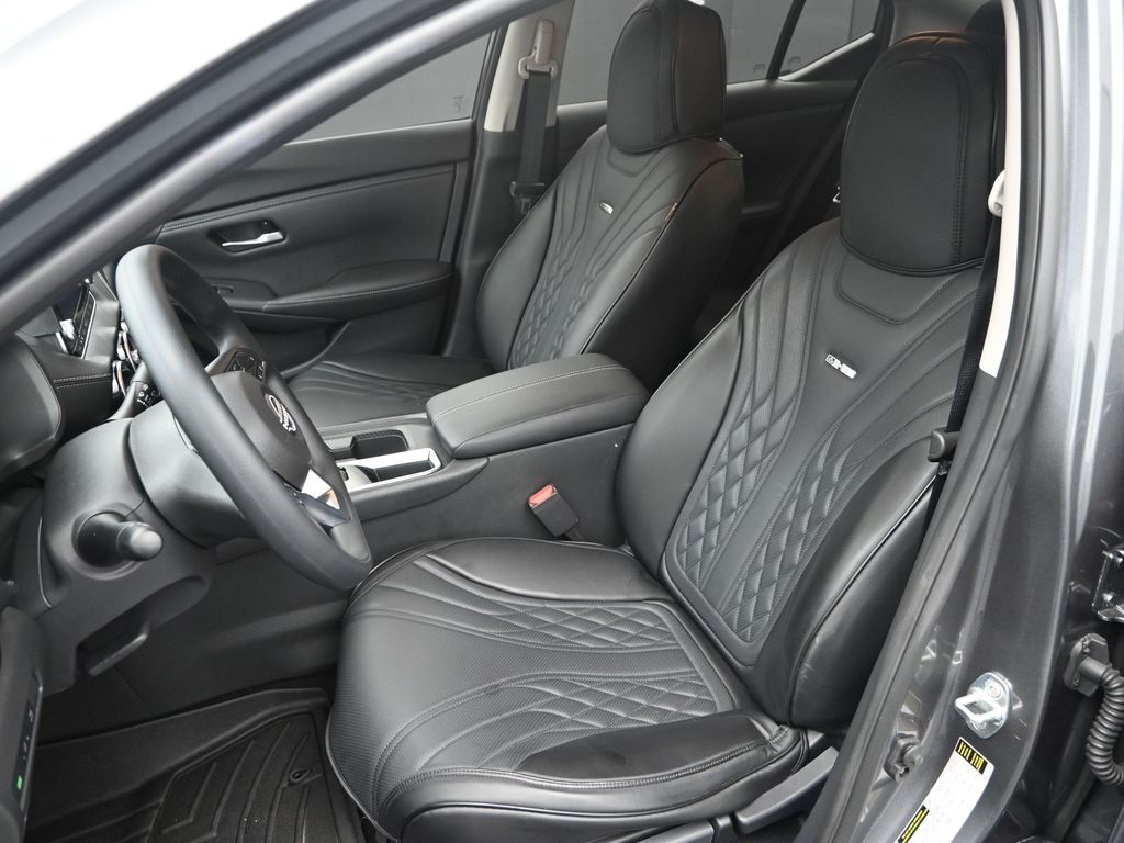 2025 Nissan Sentra SV photo 10