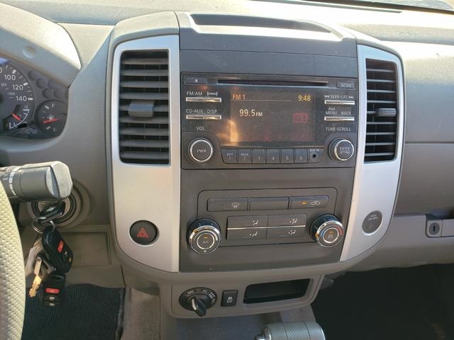 2014 Nissan Frontier SV Crew Cab photo 18