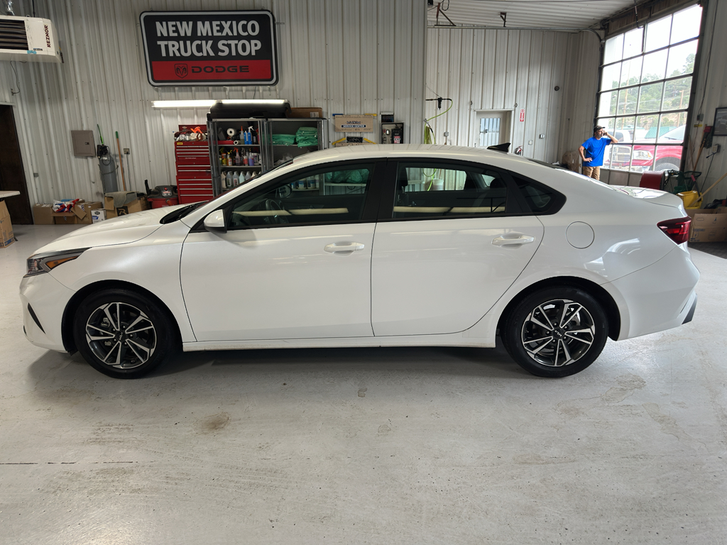 2024 Kia Forte LXS photo 8
