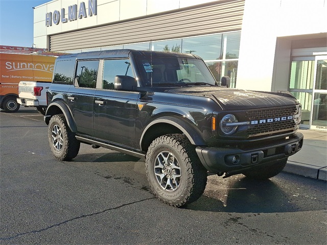 2025 Ford Bronco Badlands photo 2