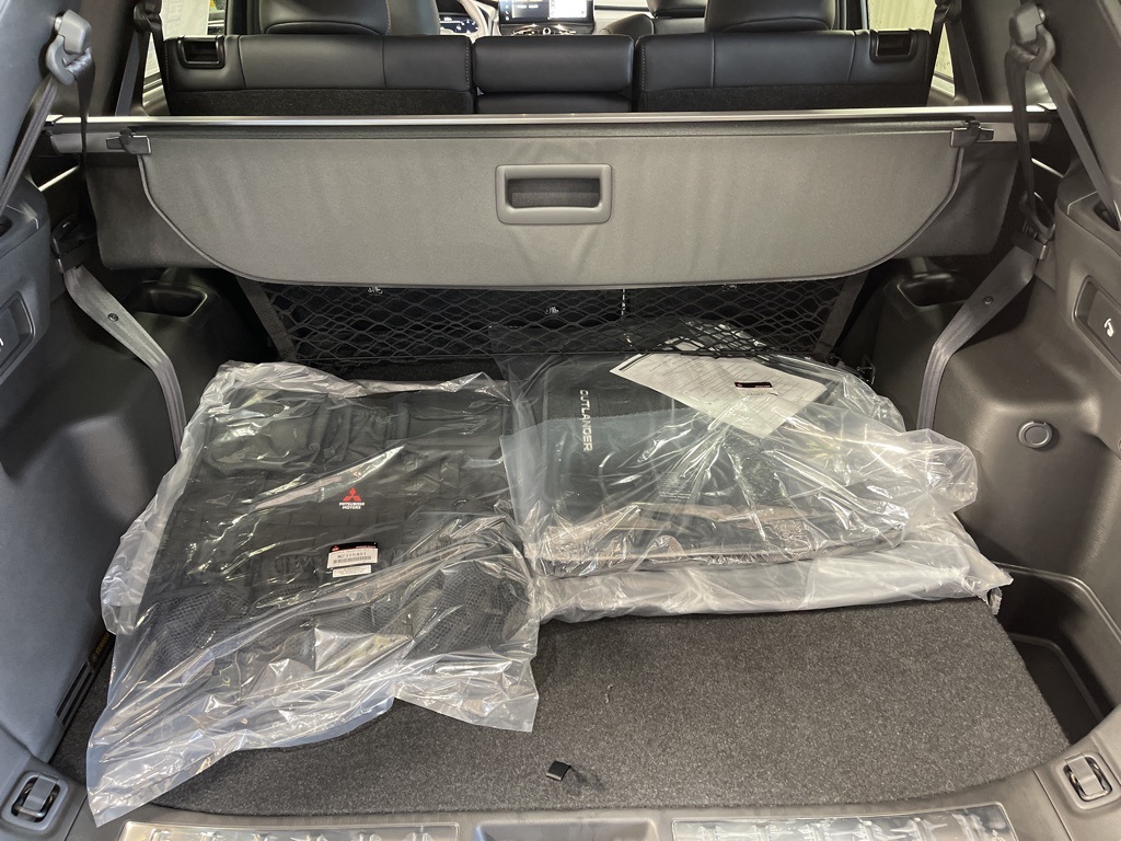 2025 Mitsubishi Outlander SE photo 33