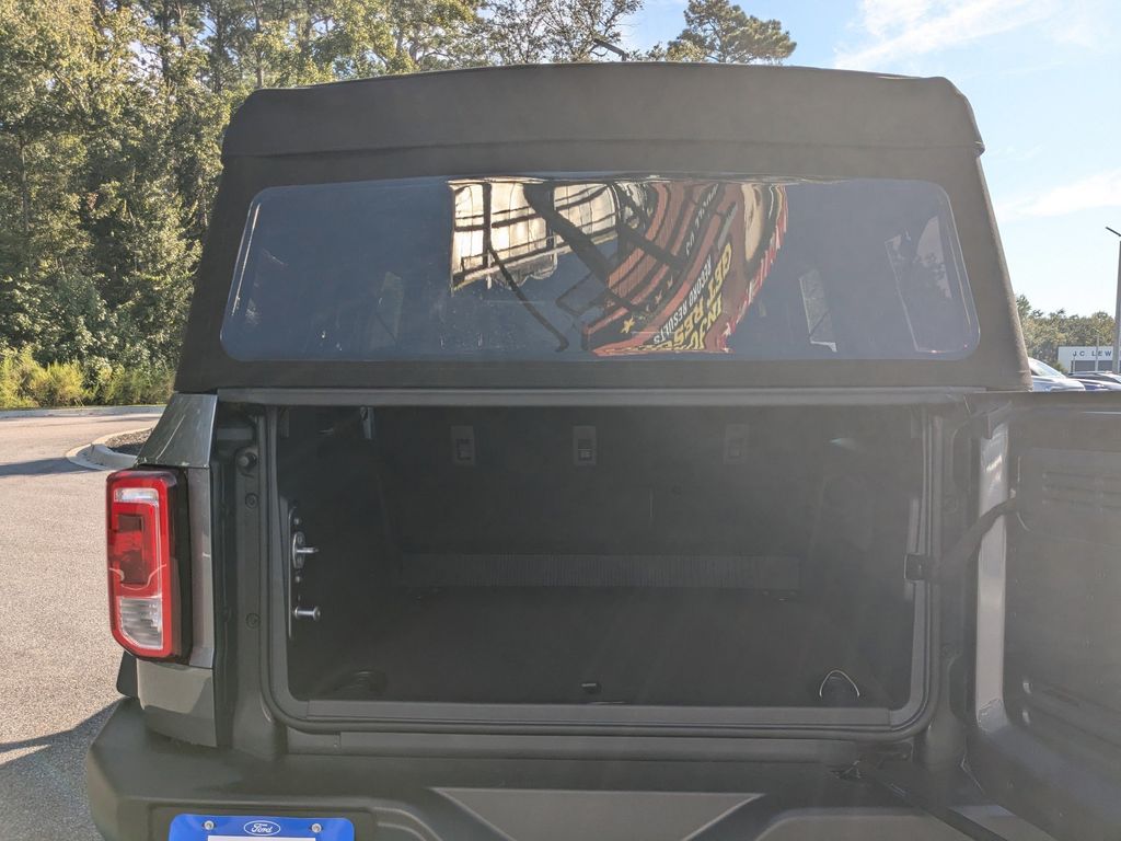 2025 Ford Bronco Base photo 13