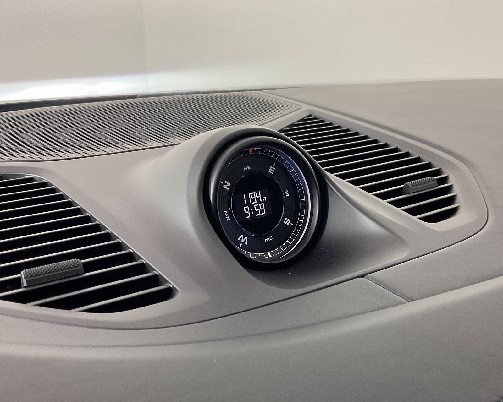 2024 Porsche Cayenne photo 19