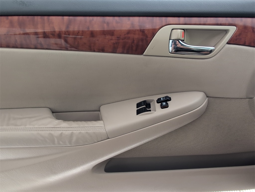 2008 Toyota Camry Solara SE photo 24