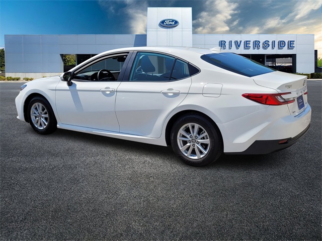 2025 Toyota Camry LE photo 5