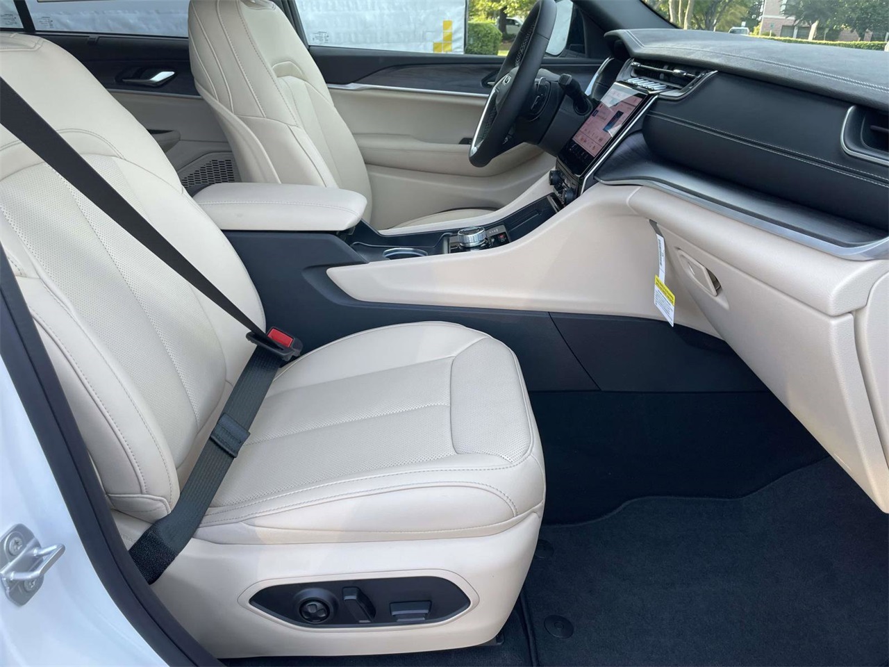 2025 Jeep Grand Cherokee Limited photo 21