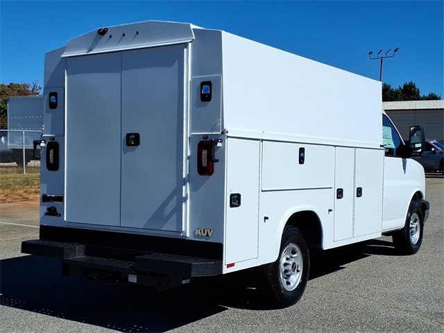 2025 Gmc Savana Cutaway 3500 photo 4