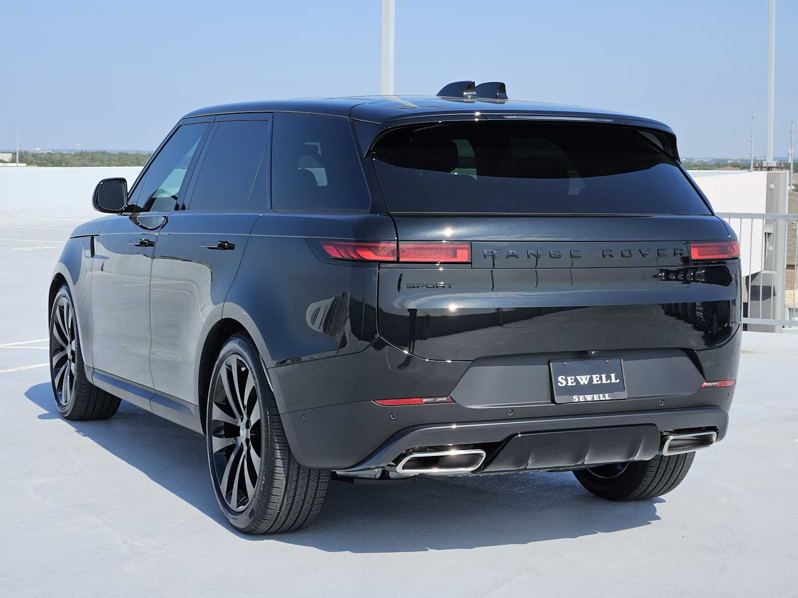 2025 Land Rover Range Rover Sport SE photo 7