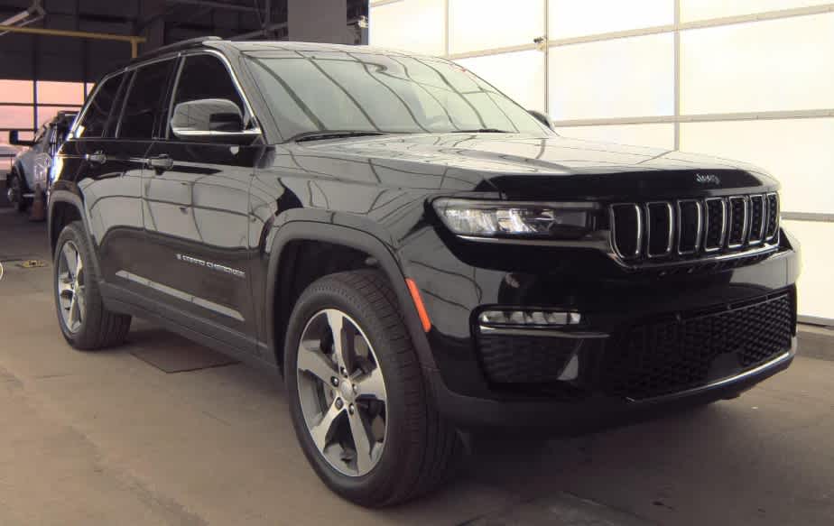 2022 Jeep Cherokee Limited 4xe photo 3
