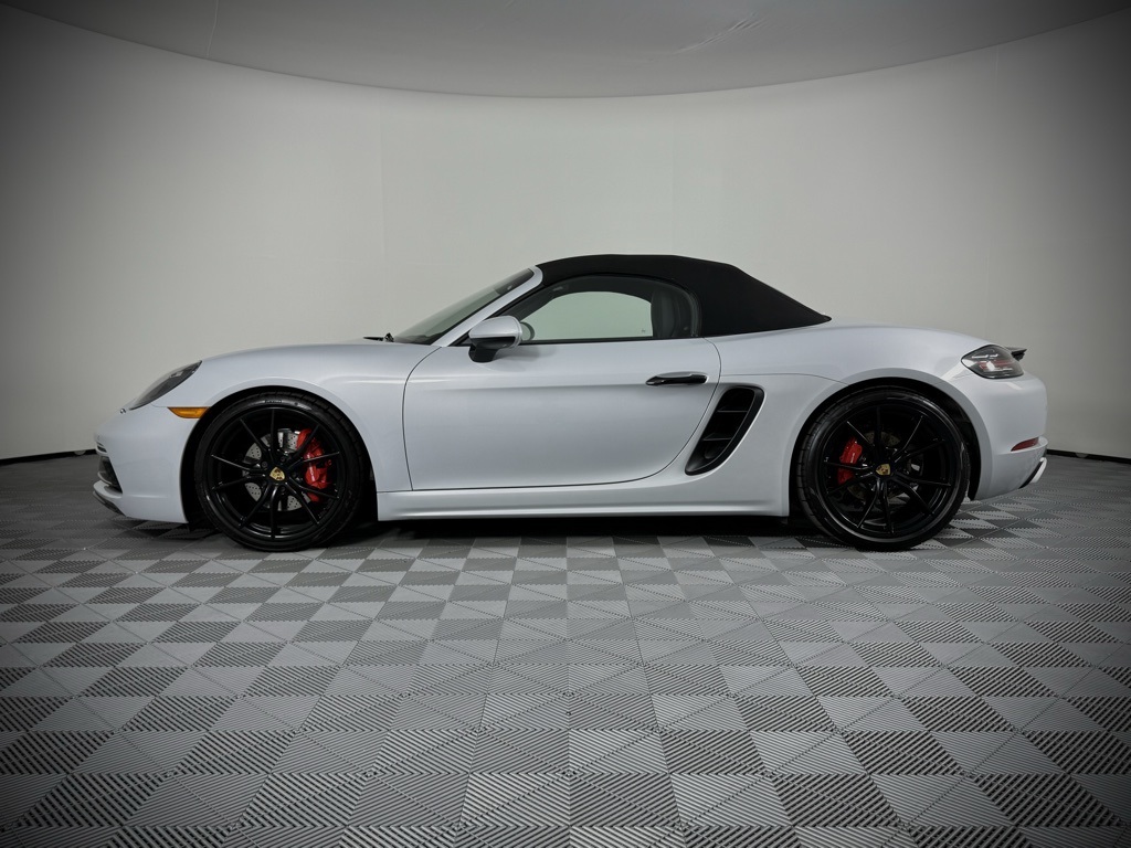 2024 Porsche Boxster S photo 3