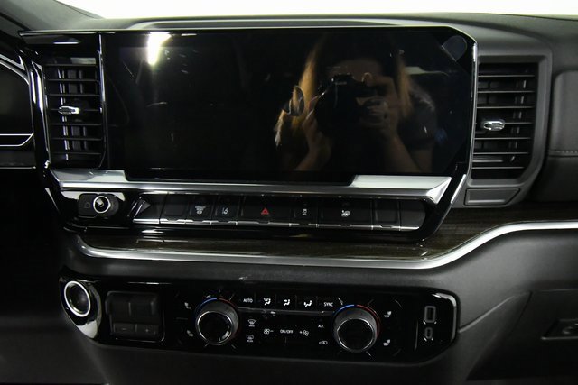 2025 Chevrolet Silverado 3500HD LT photo 3