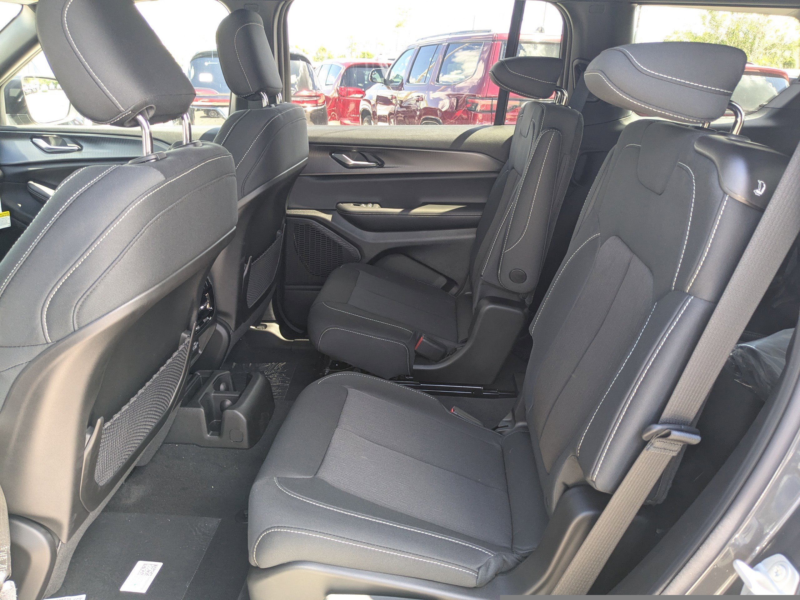 2025 Jeep Grand Cherokee Laredo X photo 13