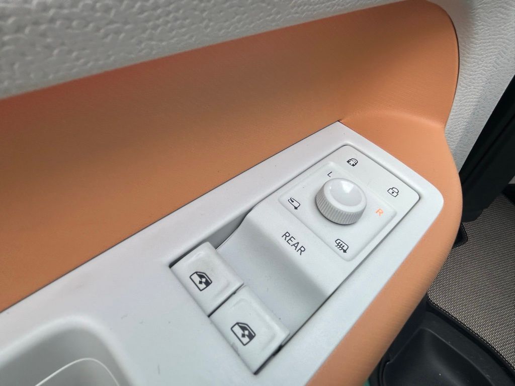2025 Volkswagen ID. Buzz Pro Plus photo 54