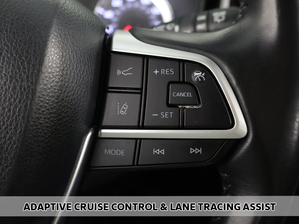 2022 Toyota Highlander LE photo 3