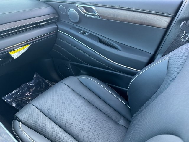2025 Genesis GV80 2.5T Prestige photo 13