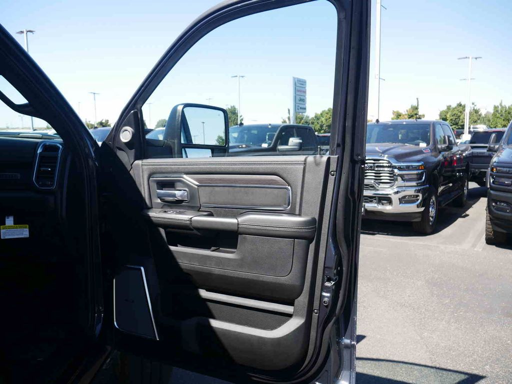 2026 Ram 3500 Laramie photo 23